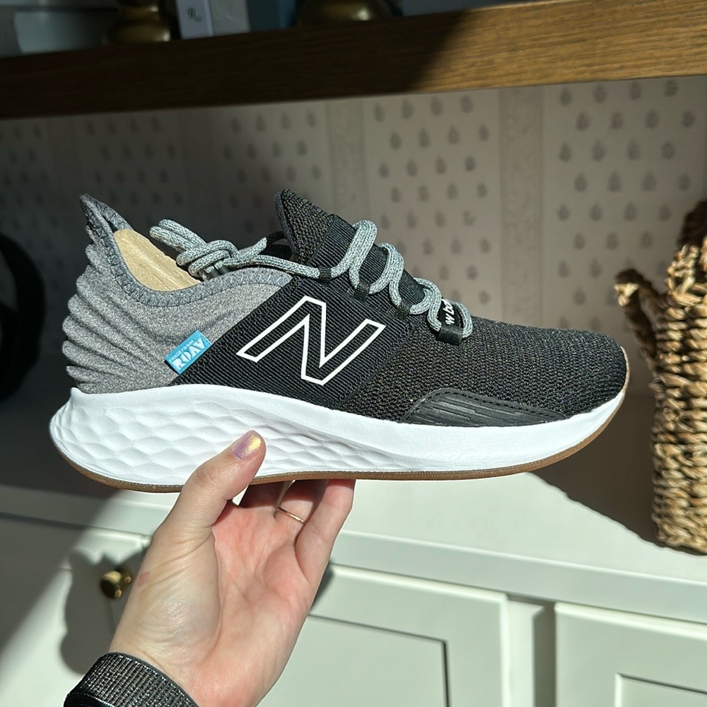 NWB Women’s New Balance Sneakers